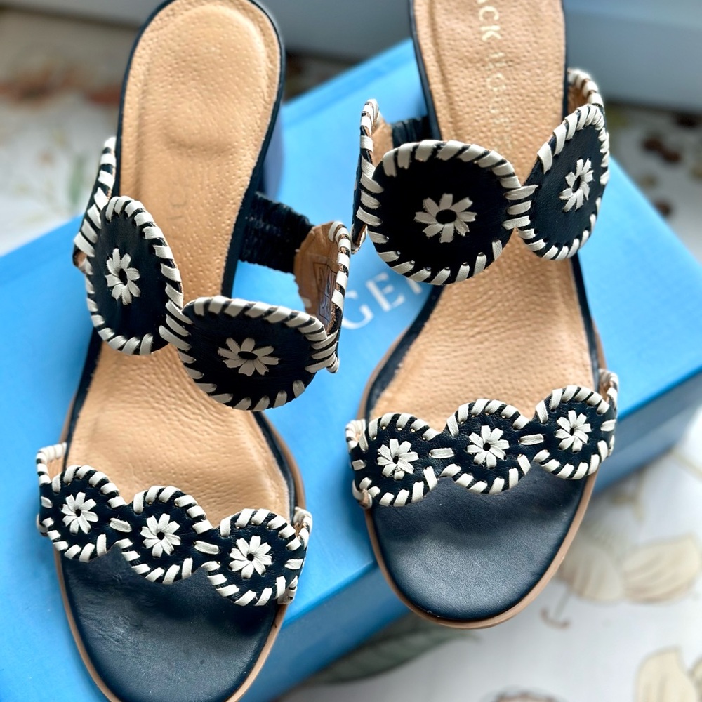 Jack Rogers Navy White Lauren Mid-Heel Sandal 9 Leather Daisy Circles EUC w Box! - Picture 3 of 9